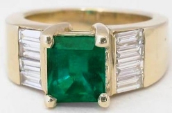 Fine Quality Natural Colombian Emerald and Baguette Diamond Statement Ring in 14k yellow gold