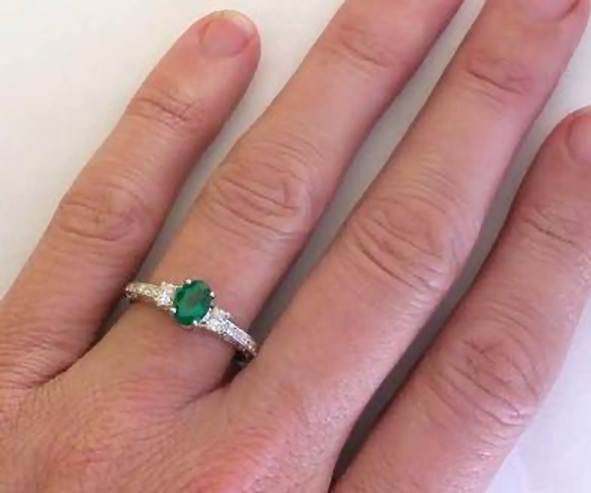 3.10cts Genuine Elongated Colombian Emerald Solitaire Compass Claw Pro